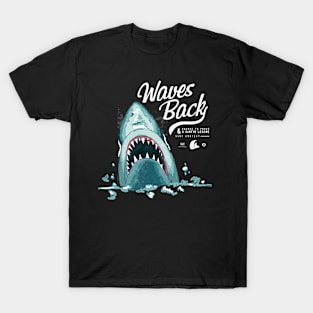 waves back shark / jaws attack T-Shirt